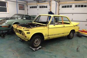 Εξωφρενική BMW 2002 με μοτέρ V8 από M5 (+video)