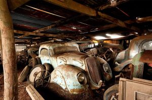 Κληρονόμησαν αχυρώνα με 60 κλασικά αυτοκίνητα εξωπραγματικής αξίας