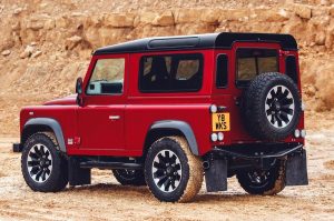 Το Land Rover Defender επιστρέφει με 405 άλογα!