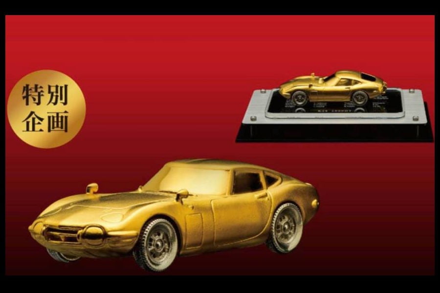 Χρυσή Μινιατούρα Toyota 2000GT κοστίζει όσο ένα Aygo