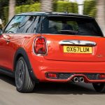 Ανανέωση για τα MINI Hatch και Convertible με καινούργια κιβώτια
