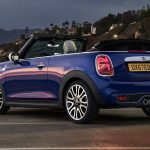 Ανανέωση για τα MINI Hatch και Convertible με καινούργια κιβώτια