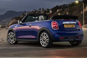Ανανέωση για τα MINI Hatch και Convertible με καινούργια κιβώτια