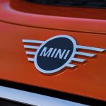 Ανανέωση για τα MINI Hatch και Convertible με καινούργια κιβώτια