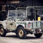 Η Land Rover αναπαλαιώνει το πρώτο Defender