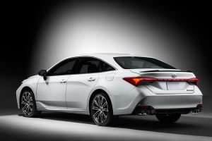 Νέο Toyota Avalon για τα μάτια σας μόνο!