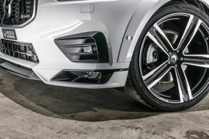 Νέο Volvo XC60 με body kit και έως 427 άλογα