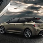 2019toyotaaurishybrid-02