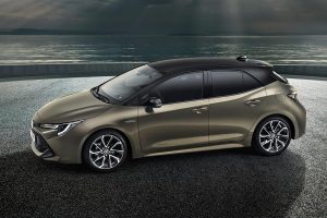 2019toyotaaurishybrid-04