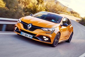 21202862_–New-Renault-MEGANE-R.S.-Sport-chassis-tests-drive-in-Spain