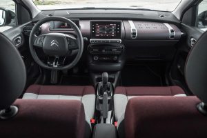 Citroen-C4-Cactus-2018-(18)
