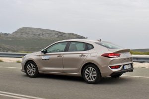 Hyundai-i30-Fastback-1,0T-120 (14)