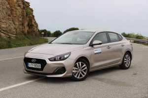 Hyundai-i30-Fastback-1,0T-120 (15)