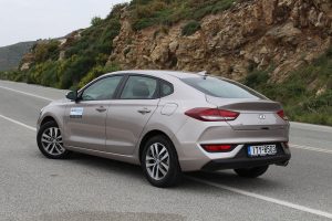 Hyundai-i30-Fastback-1,0T-120 (18)