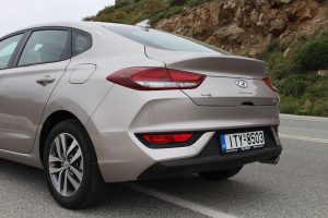 Hyundai-i30-Fastback-1,0T-120 (19)
