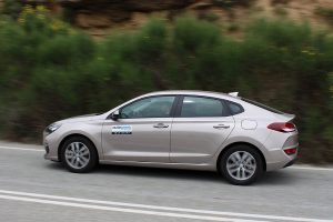 Hyundai-i30-Fastback-1,0T-120 (20)