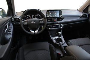 Hyundai-i30-Fastback-1,0T-120 (7)