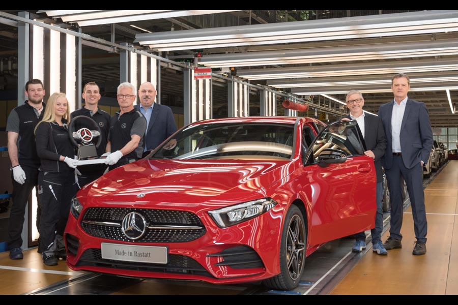 https://autogreeknews.gr/wp-content/uploads/2018/04/Mercedes-A-Class-production-3.jpg