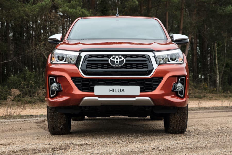 https://autogreeknews.gr/wp-content/uploads/2018/04/hiluxspecia5.jpg