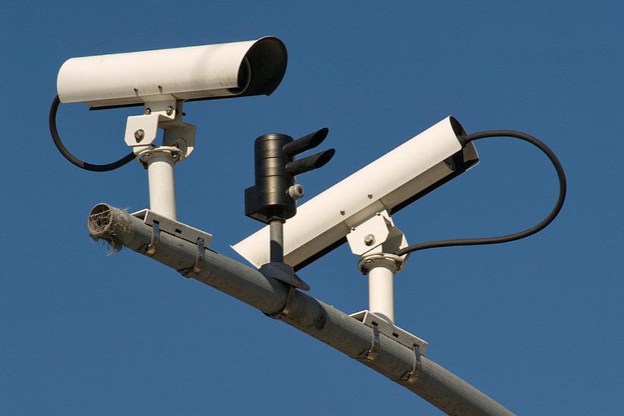 Κάμερα κόβει κλήσεις σε παρκαρισμένο αυτοκίνητο