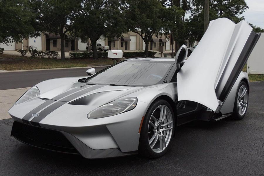 https://autogreeknews.gr/wp-content/uploads/2018/05/2017-ford-gt-mecum5.jpg