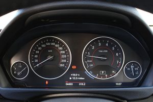 BMW-320i pinakas organon