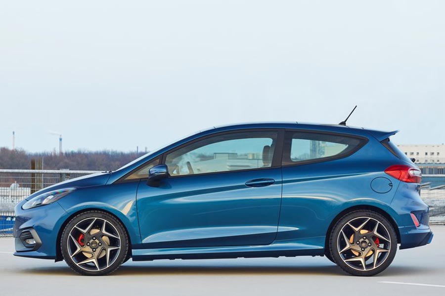 https://autogreeknews.gr/wp-content/uploads/2018/05/Ford-Fiesta-ST4.jpg