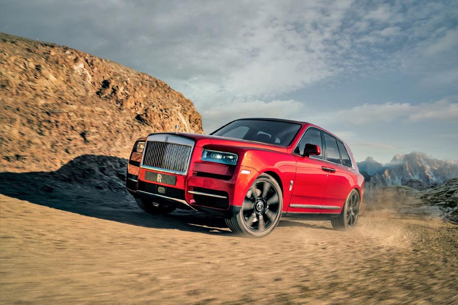 https://autogreeknews.gr/wp-content/uploads/2018/05/Rolls-Royce-Cullinan-4-1.jpg