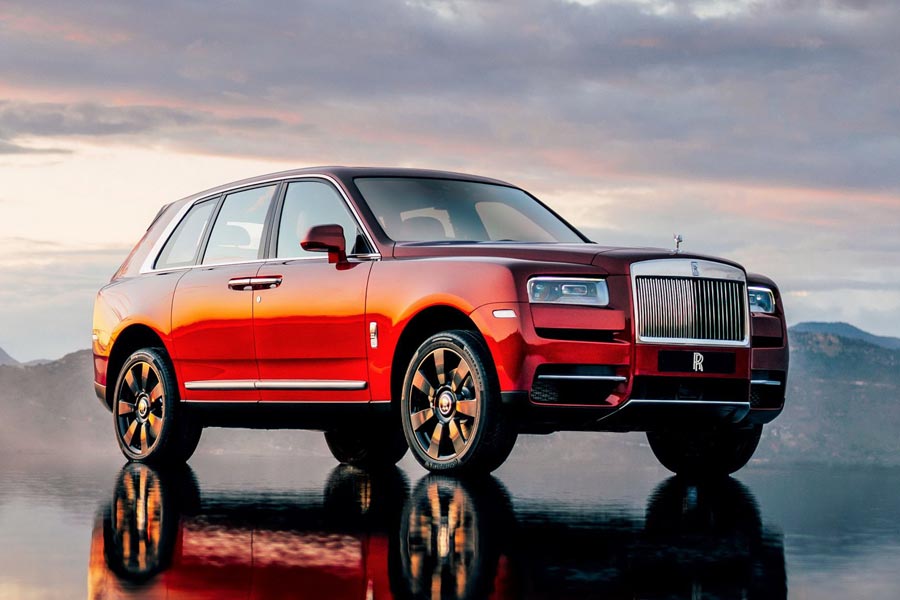 https://autogreeknews.gr/wp-content/uploads/2018/05/Rolls-Royce-Cullinan-5-1-1.jpg