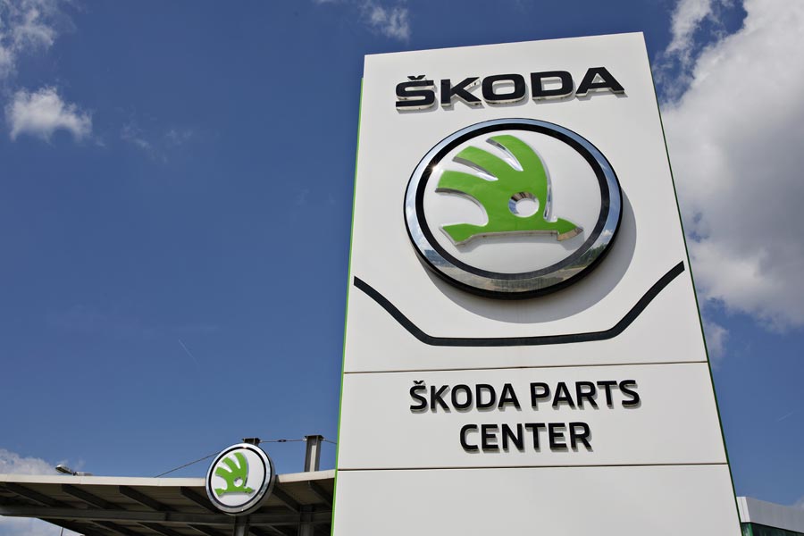 https://autogreeknews.gr/wp-content/uploads/2018/05/SKODA-Parts-Center-pylon.JP_.jpg