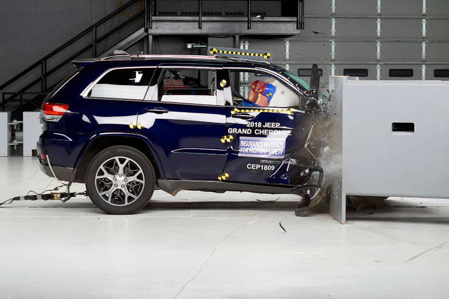 https://autogreeknews.gr/wp-content/uploads/2018/06/jeep-grand-cherokee-crash-test.jpg