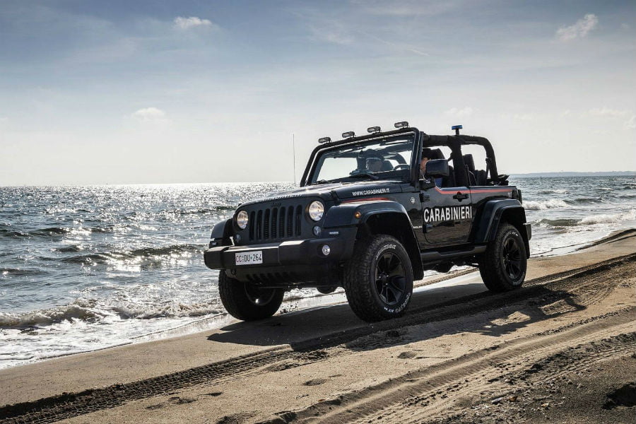 https://autogreeknews.gr/wp-content/uploads/2018/06/jeep-wrangler-carabinieri.jpg2_.jpg