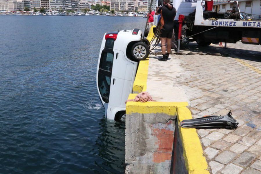 https://autogreeknews.gr/wp-content/uploads/2018/06/kavala-limani-founto.jpg