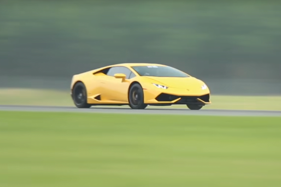 Lamborghini-«δαίμονας» πιάνει 413 χλμ./ώρα σε 800 μέτρα! (+video)