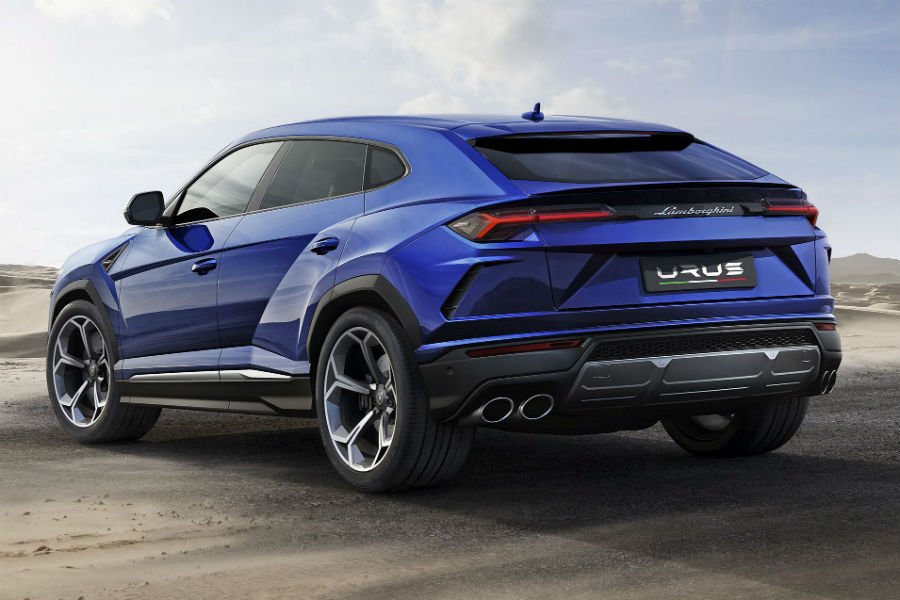https://autogreeknews.gr/wp-content/uploads/2018/06/urus-rear.jpg