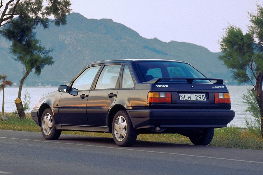 https://autogreeknews.gr/wp-content/uploads/2018/06/volvo400-4.jpg