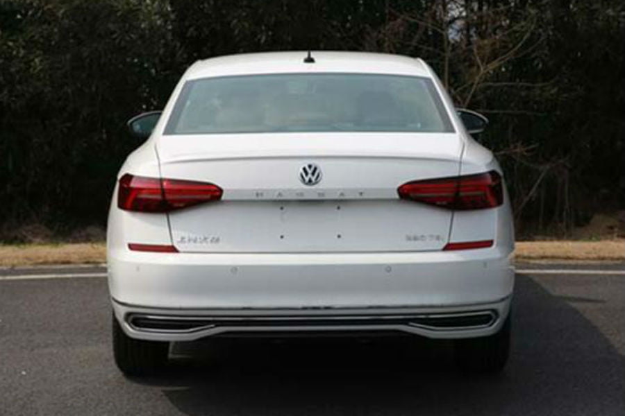 https://autogreeknews.gr/wp-content/uploads/2018/06/vw-passat-fl2.jpg