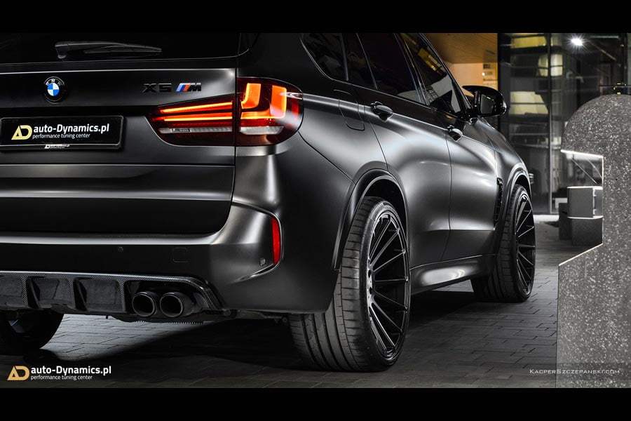 https://autogreeknews.gr/wp-content/uploads/2018/07/BMW-X5M-auto-dynamics-2.jpg