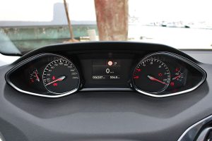 Peugeot-1,6BlueHDi-auto (10)