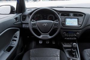 hyundai-i20-active-2018-interior-01