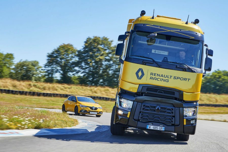 Renault RS «βαρέων βαρών» (+video)