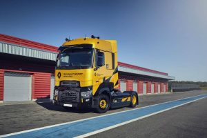 renault rs heavy.jpg5