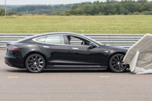 tesla fails crash test