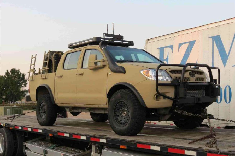 https://autogreeknews.gr/wp-content/uploads/2018/07/toyota-hilux-military.jpg