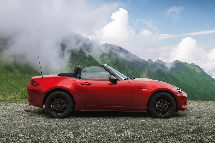 https://autogreeknews.gr/wp-content/uploads/2018/08/2019-MAZDA-MX-5_STILL-3.jpg