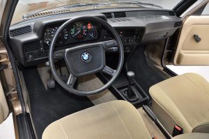 BMW-320i-Coupe-1981-(4)