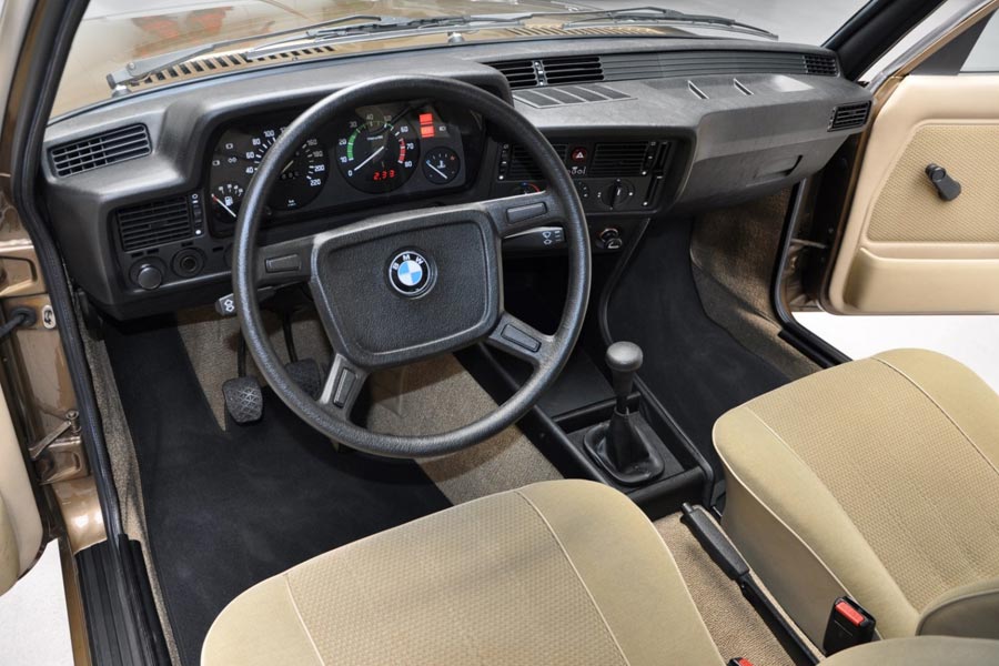 https://autogreeknews.gr/wp-content/uploads/2018/08/BMW-320i-Coupe-1981-4.jpg