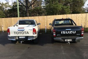 Isuzu-D-Max-LST-Toyota-Hilux-SR5-rear-3