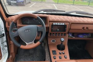 Lada_Niva_5D_Urban-(2)