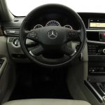 Mercedes-Benz_E200CDI_2011-(1)